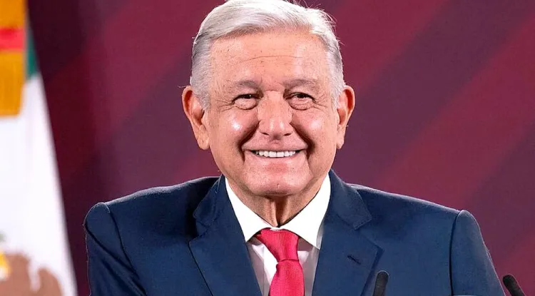 Podría AMLO cambiar gira del adiós por un evento masivo en el Zócalo de