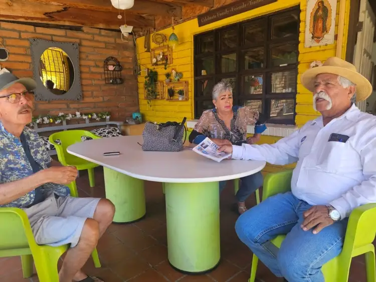 Escucha Armando Gutiérrez “El Bigotes” a nogalenses