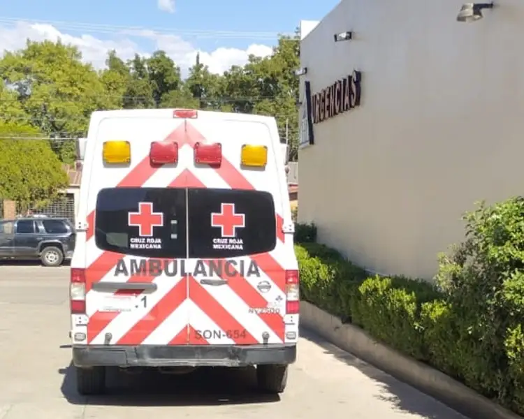 Golpean a estudiante de secundaria; lo internan en el hospital