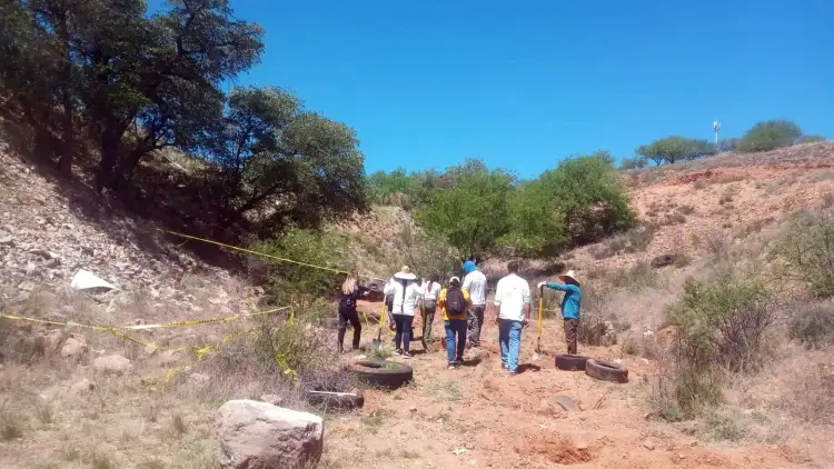 Hallan Buscadoras de la Frontera a otra persona en fosa clandestina