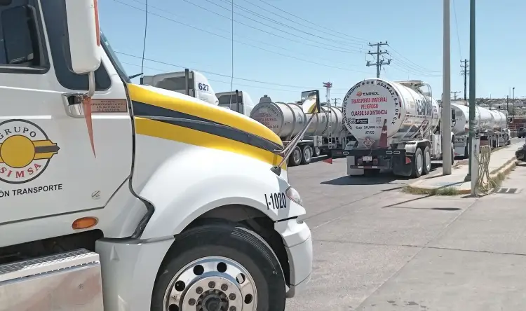 Señalan transportistas de Simsa malos manejos de Pemex en Nogales Señalan transportistas de Simsa malos manejos de Pemex en Nogales
