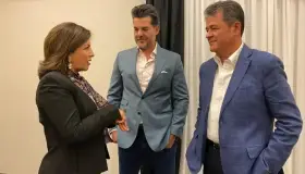 Apoya Jesús "Japi" Pujol a Esmeralda González en debate en Cananea