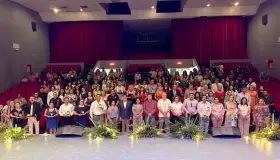 Reconoce Alcalde a maestros con 25 años de labor en el aula