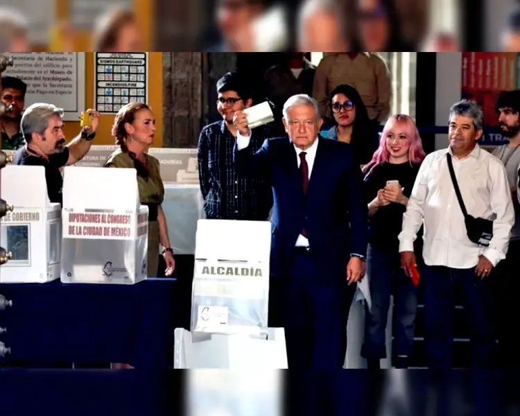 Vota AMLO y expresa “¡Ánimo!”