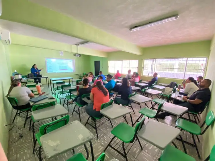 Recibe personal del Cobach II capacitación de la CEDH