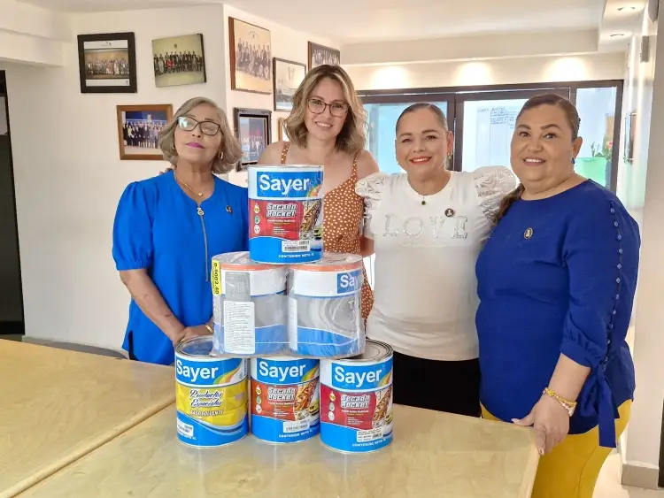 Apoya Azalia Guevara arte urbano en líneas peatonales