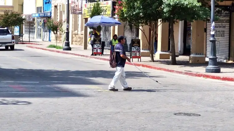 Previenen a la comunidad de golpes de calor