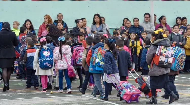 Regresan a clases millones de estudiantes en México Nuevo día