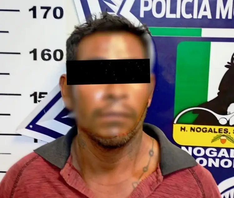 Entregan a persona a las autoridades por allanamiento