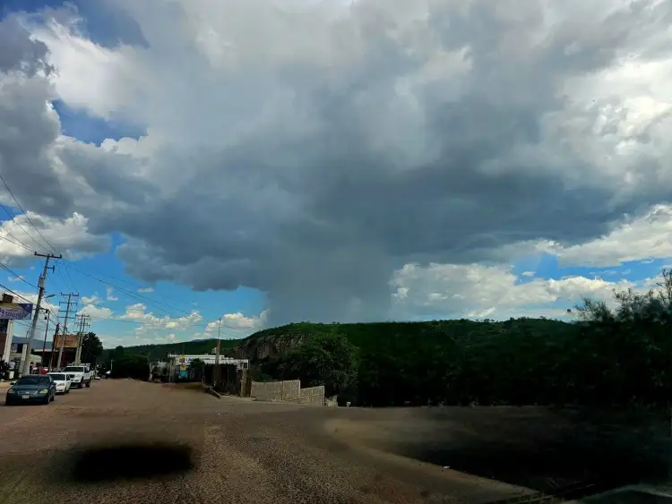 Pronostican fuertes  lluvias en esta frontera
