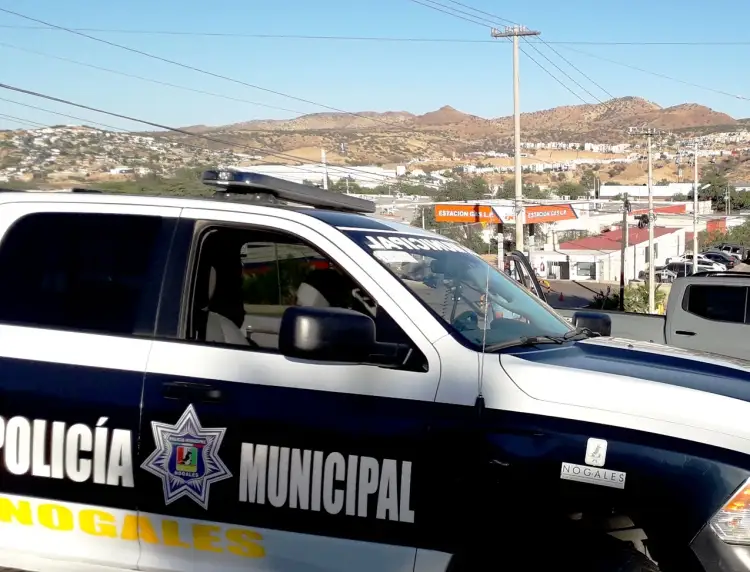 Hombres armados se llevan revolvedora de obra