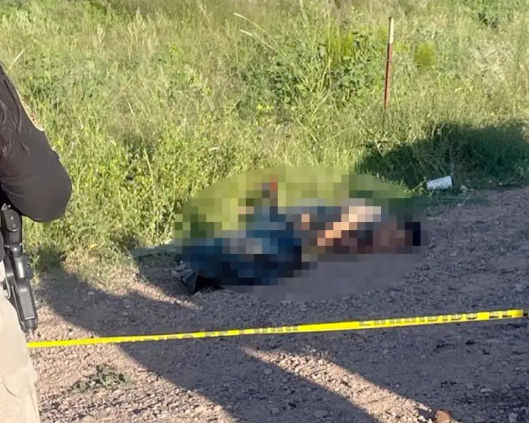 Encuentran a hombre sin vida en carretera