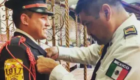 Trasciende labor de servir de padre a hijo; bomberos de profesión