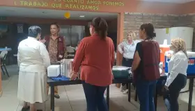 Celebran abuelitos el Día Internacional del Adulto Mayor