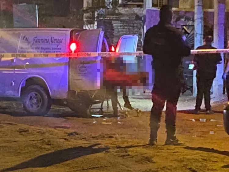 Arrolla tren a persona en la madrugada