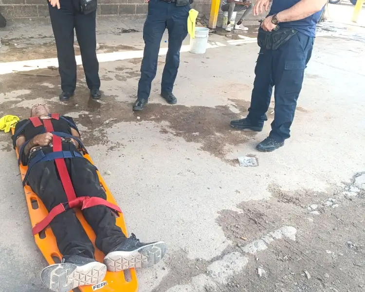 Auxilian a dos por sobredosis en lavado de autos