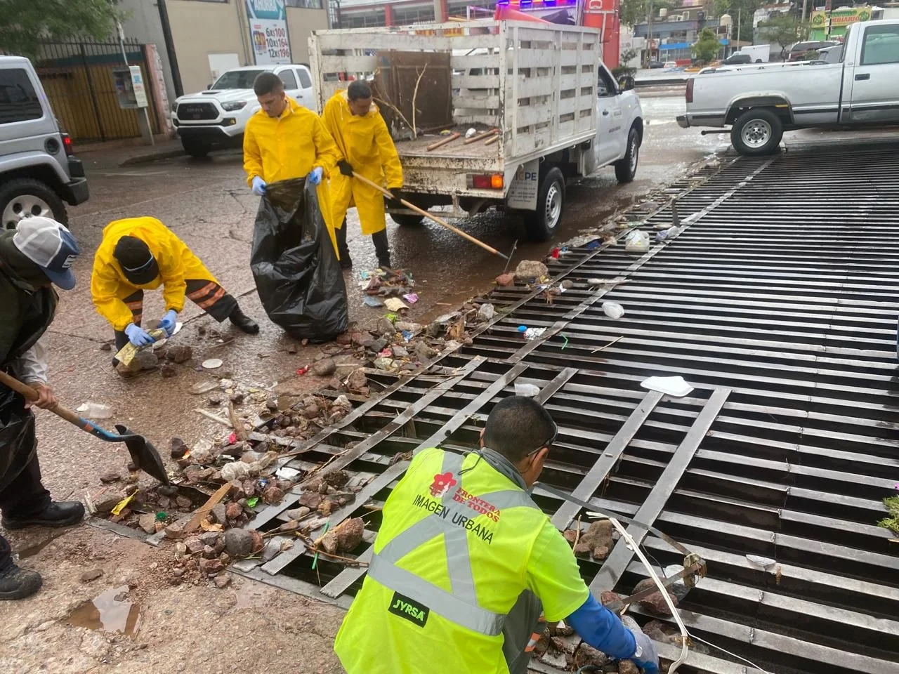 Gobierno de Nogales despliega operativo de limpieza en la Tecnológico tras tormenta