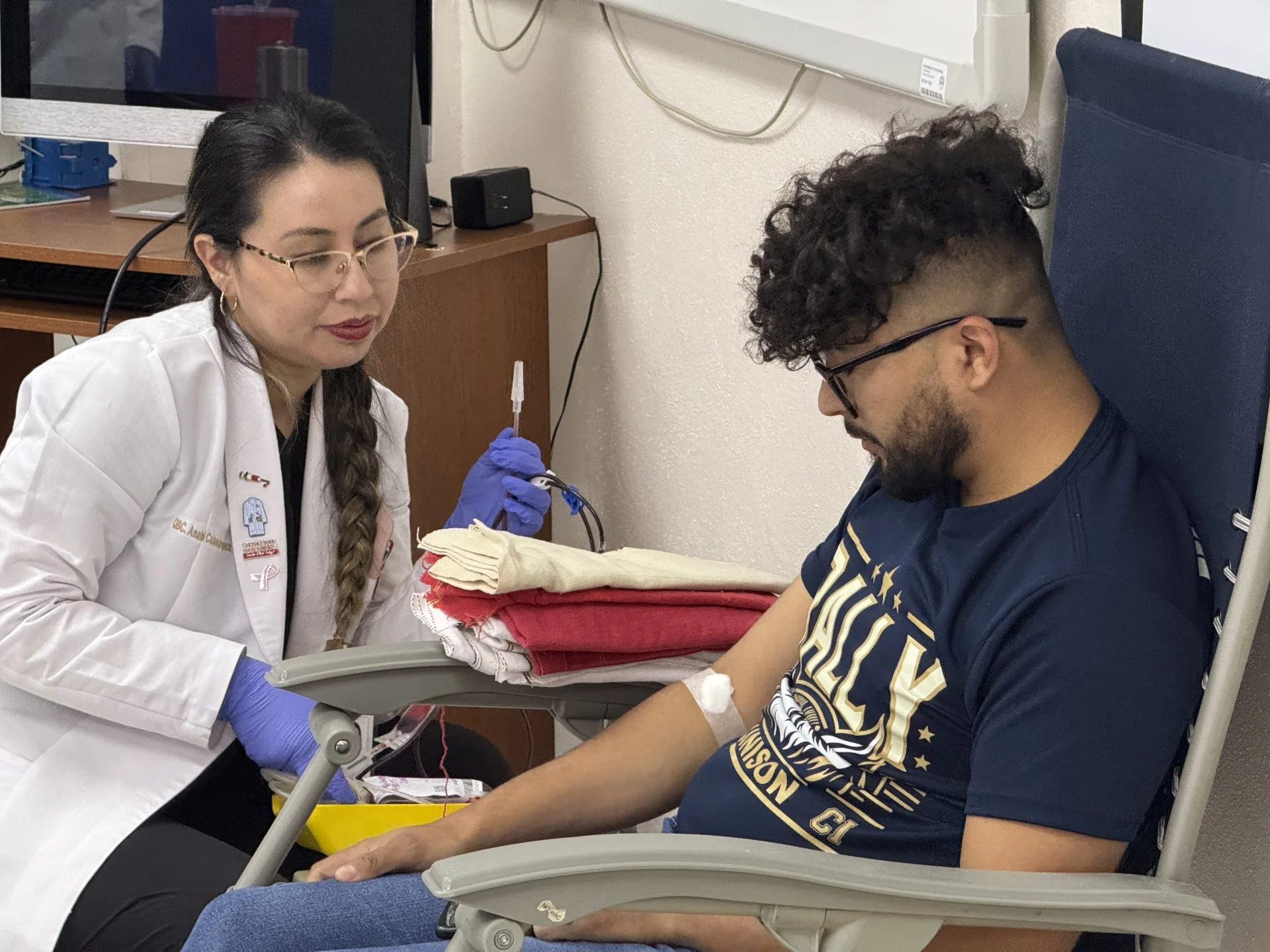 Llevan jornada de donación sanguínea a universitarios para reforzar bancos de Sonora