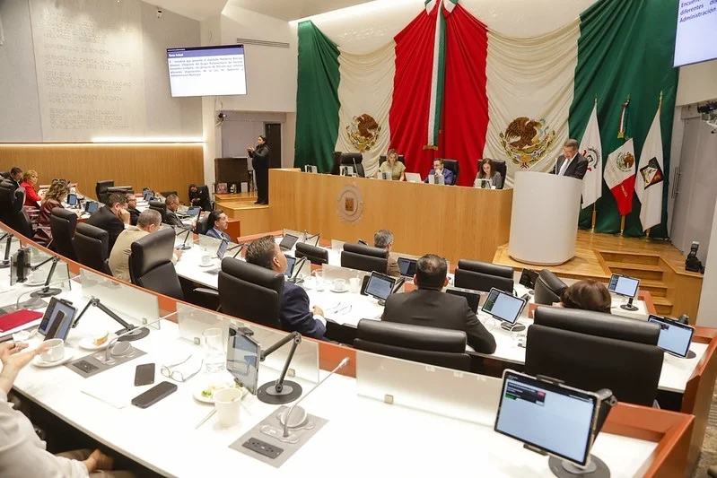 Congreso discute iniciativas de salud infantil, justicia, agua y transparencia