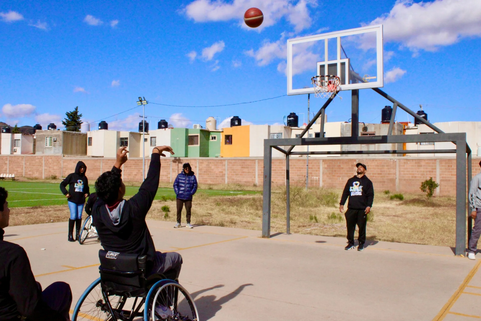 Preparatoria Municipal promueve inclusión con charla de atleta adaptado Ricardo López