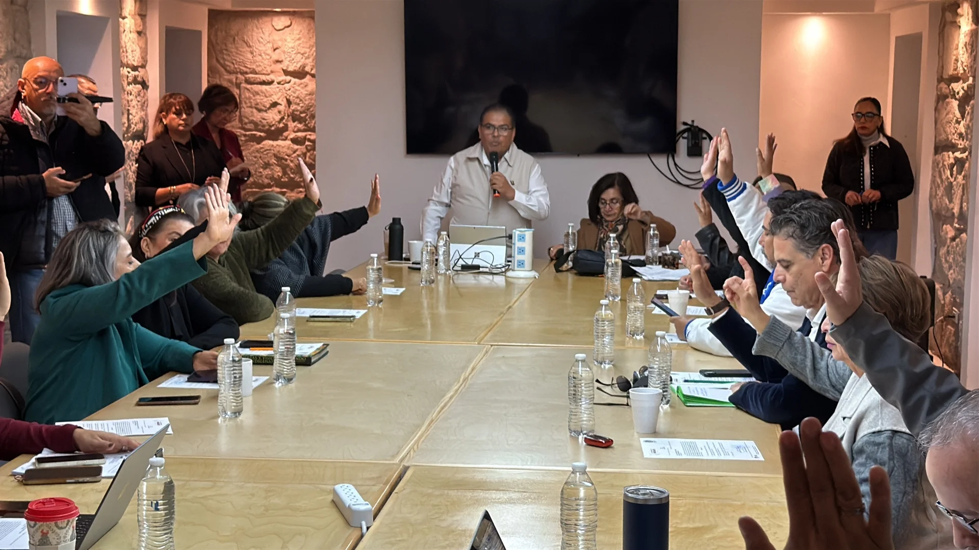 Cabildo aprueba reestructura que fortalece servicios de emergencia y justicia