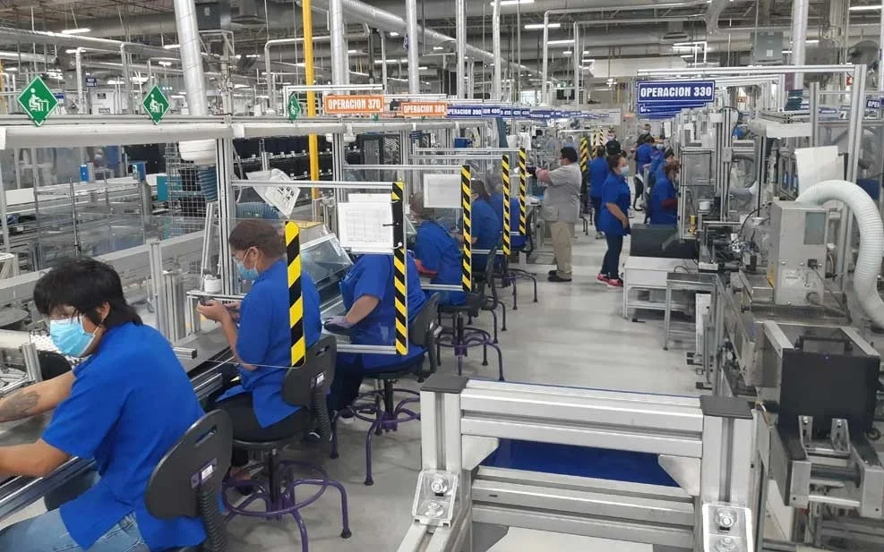 Gallego llama a la industria a “bajar la guardia” y planear estratégicamente el 2026