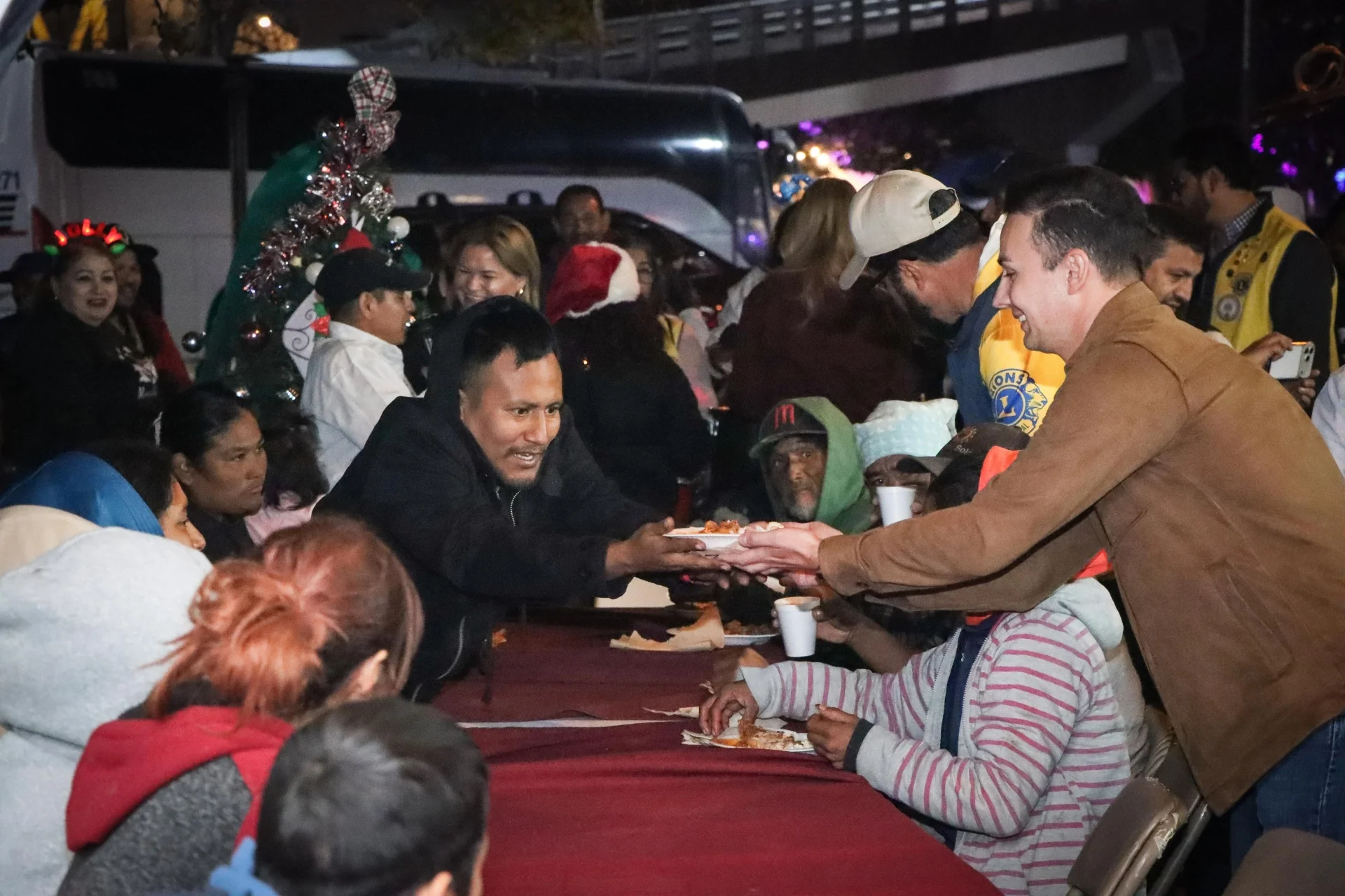 Celebran cuatro años del programa “Café, Pan y Abrigo”