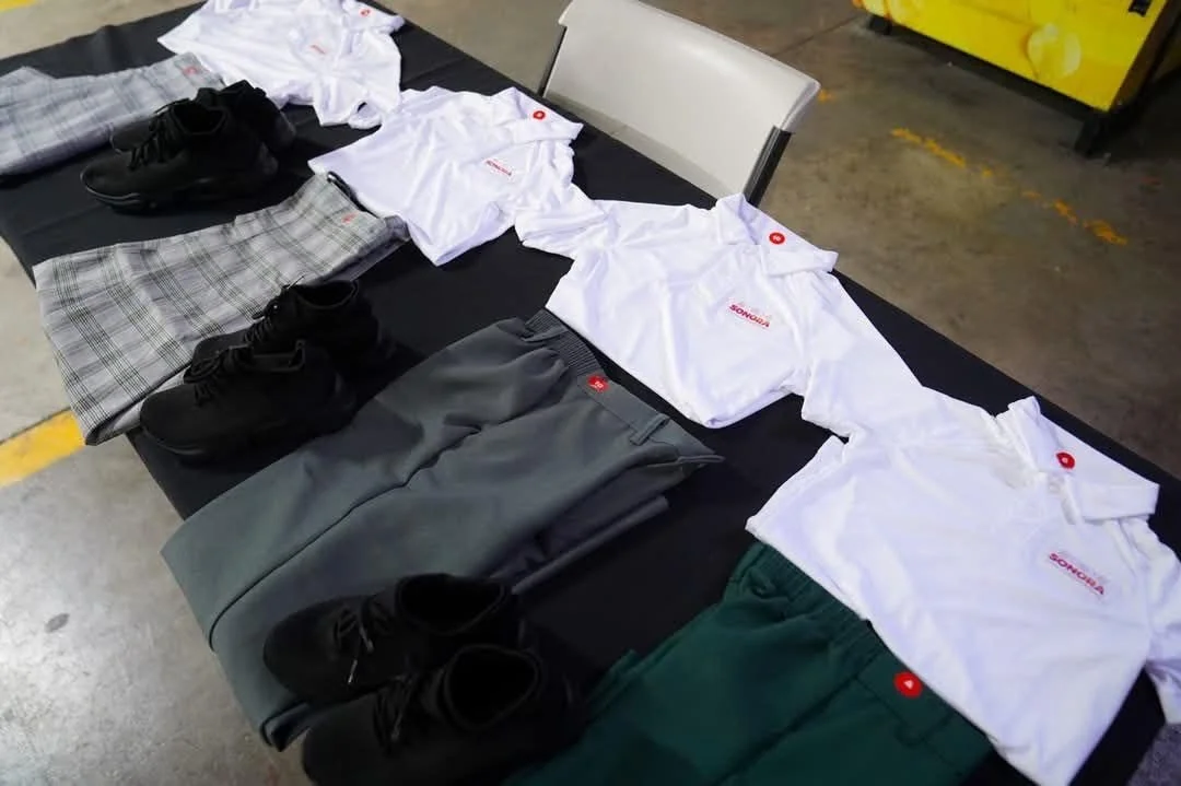 Invitan a realizar registro de tallas de uniformes escolares