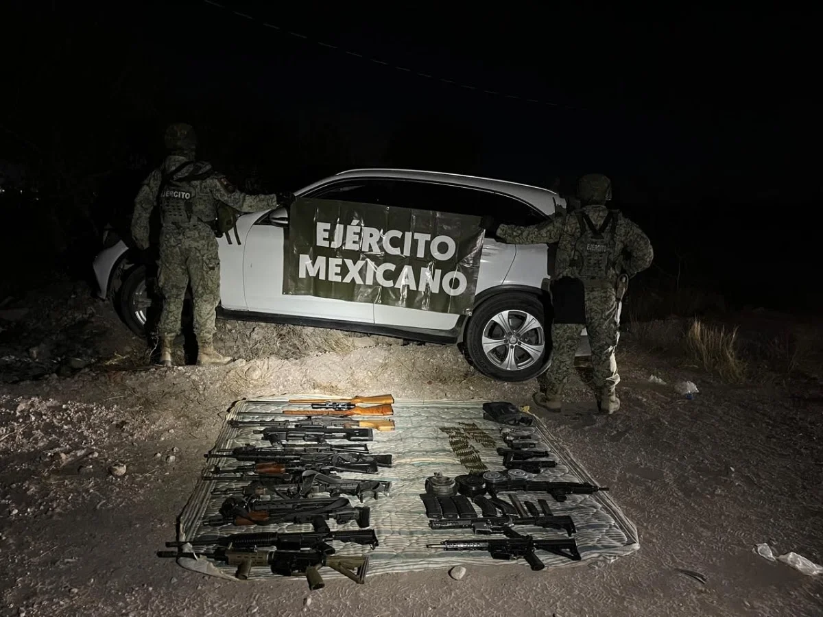 Decomisan 21 armas y vehículo robado en operativo militar en Navojoa