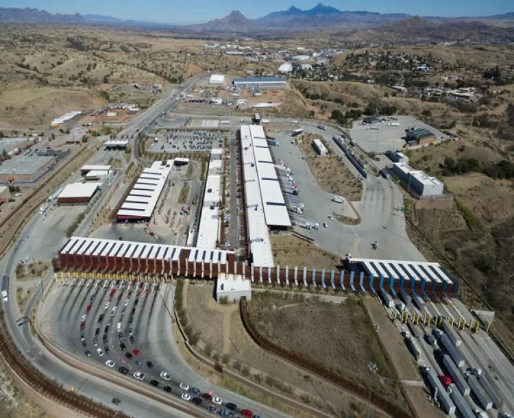 Gobierno de Nogales gestiona modernización aduanal tras largas filas en la frontera