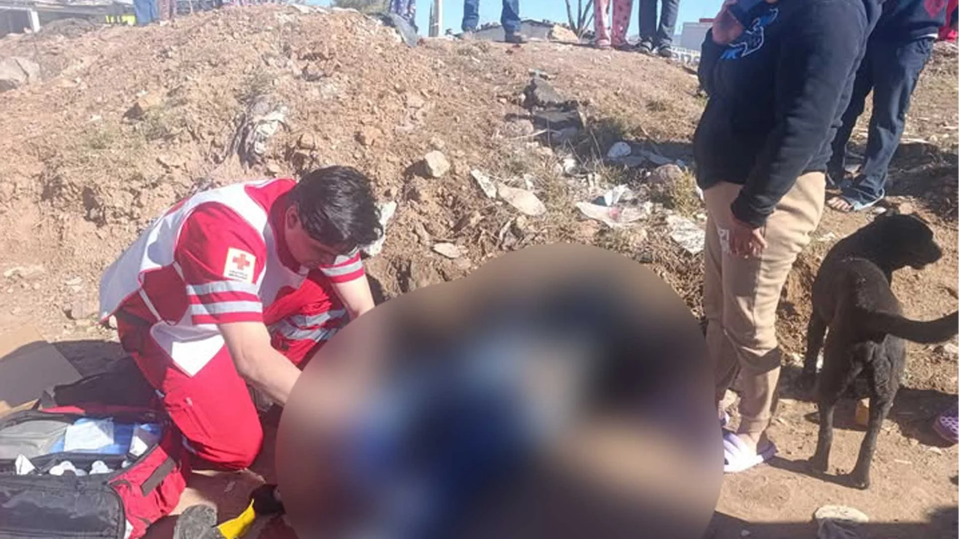 Grave motociclista tras impactarse contra pick up en calle Ónavas