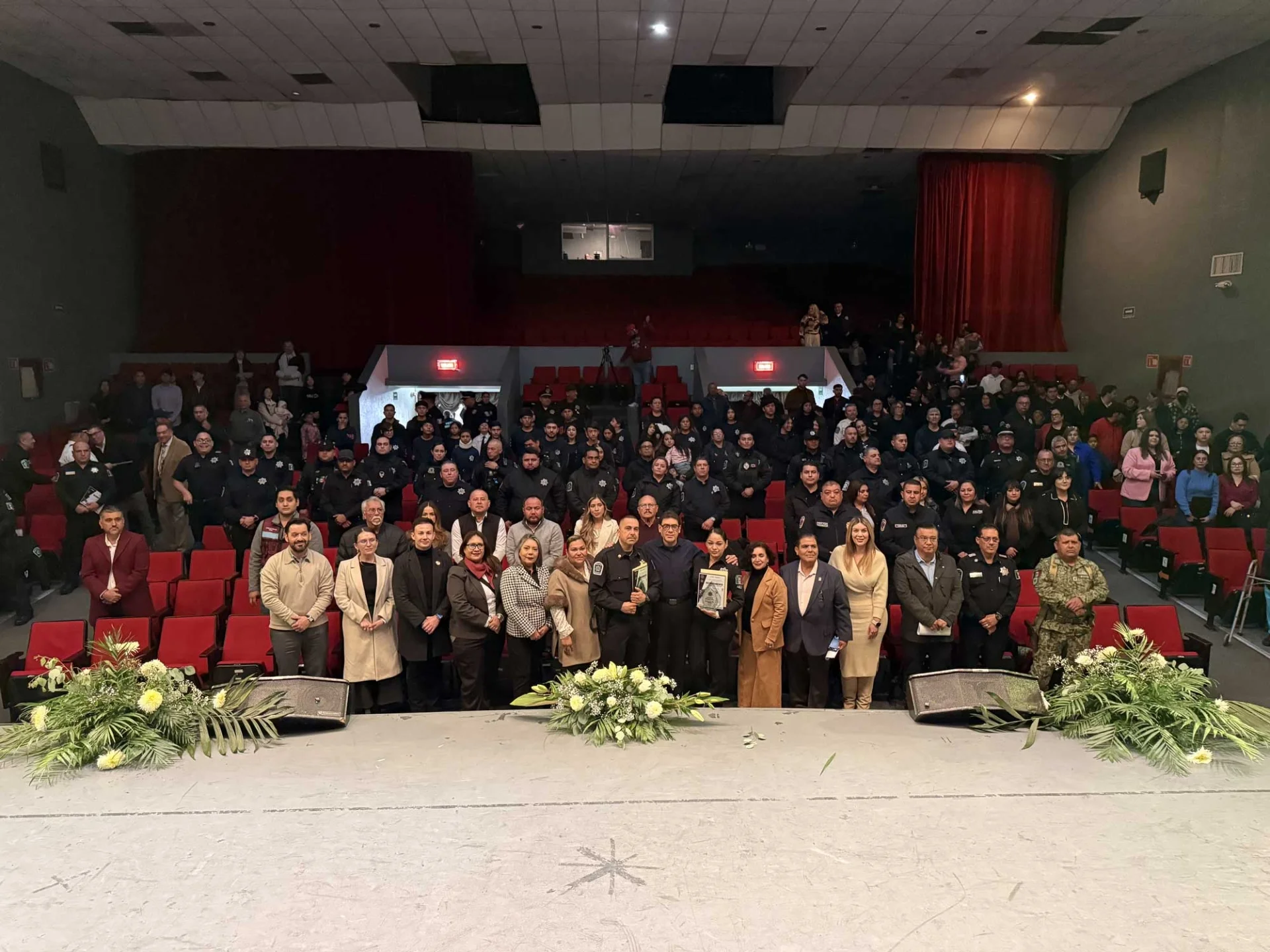 Gobierno Municipal de Nogales entrega galardón al Policía del Año 2025