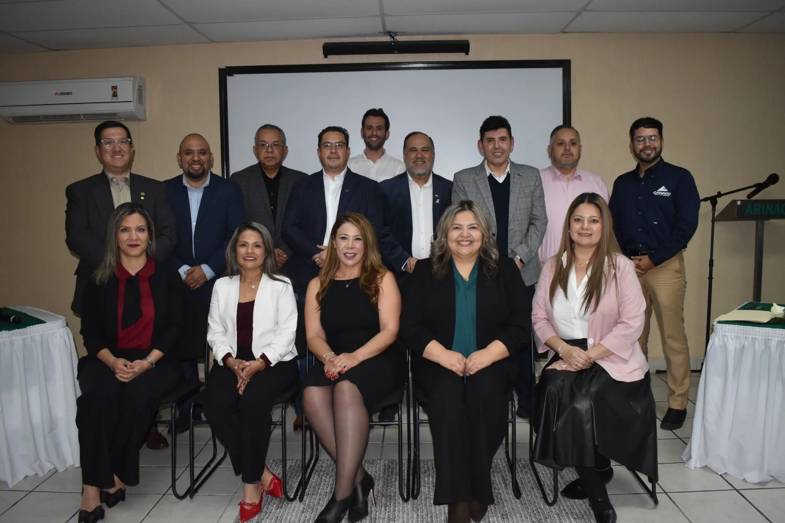 Sector maquilador refrenda unidad en toma de protesta de ARINAC