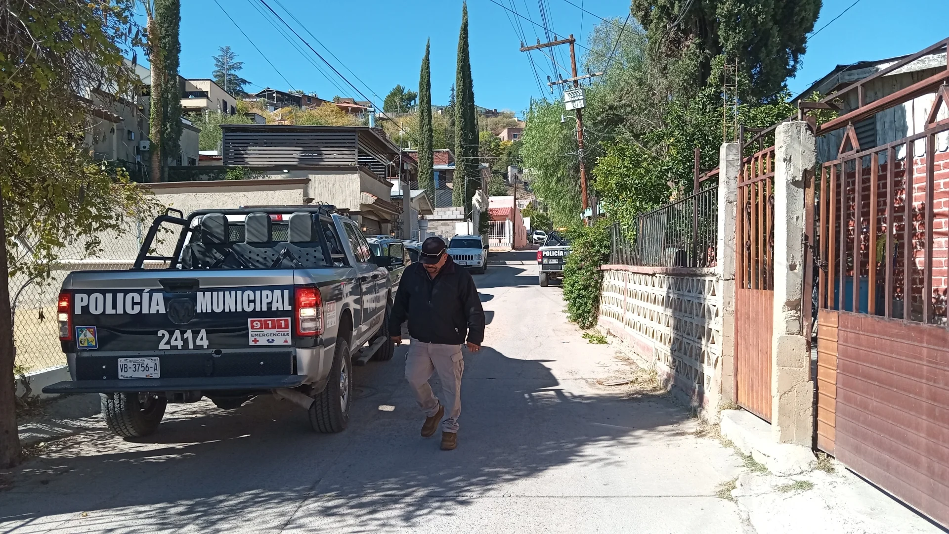 Arrestan a hombre que violó orden de protección y amenazó a su padre
