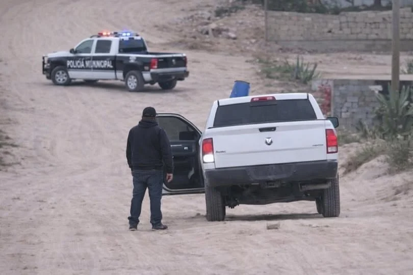 Hallan a hombre asesinado a balazos en calles de la Colosio