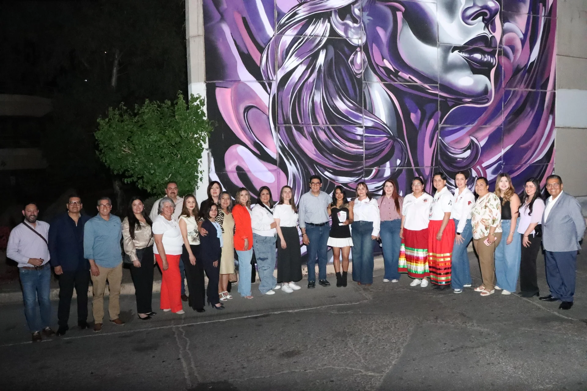 Arte urbano reconoce a la mujer nogalense con mural en avenida Obregón