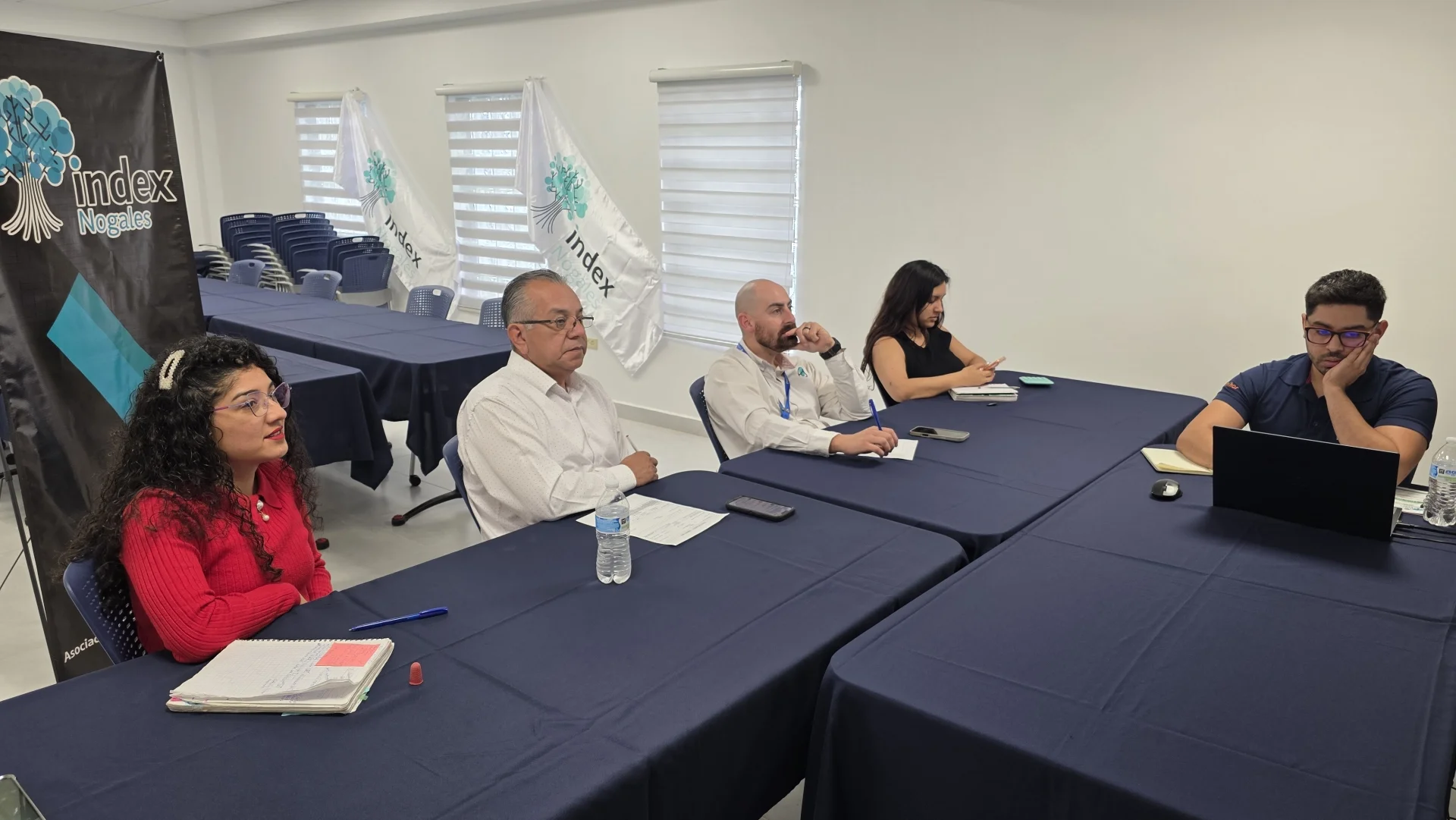 Industria maquiladora apuesta por la educación con 148 mil dólares en becas