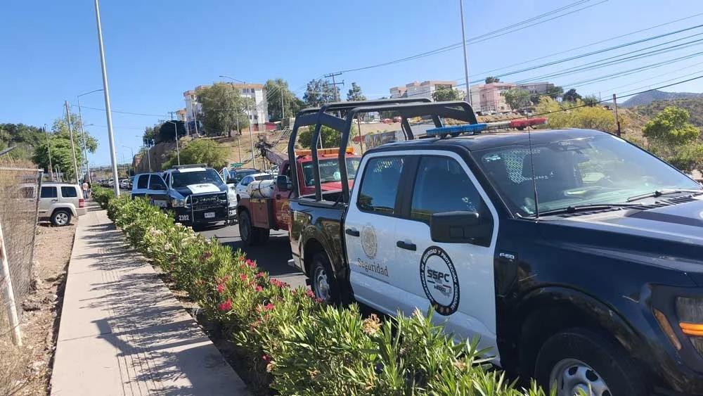 Cuatro heridos tras aparatosa salida de camino al norte de Nogales