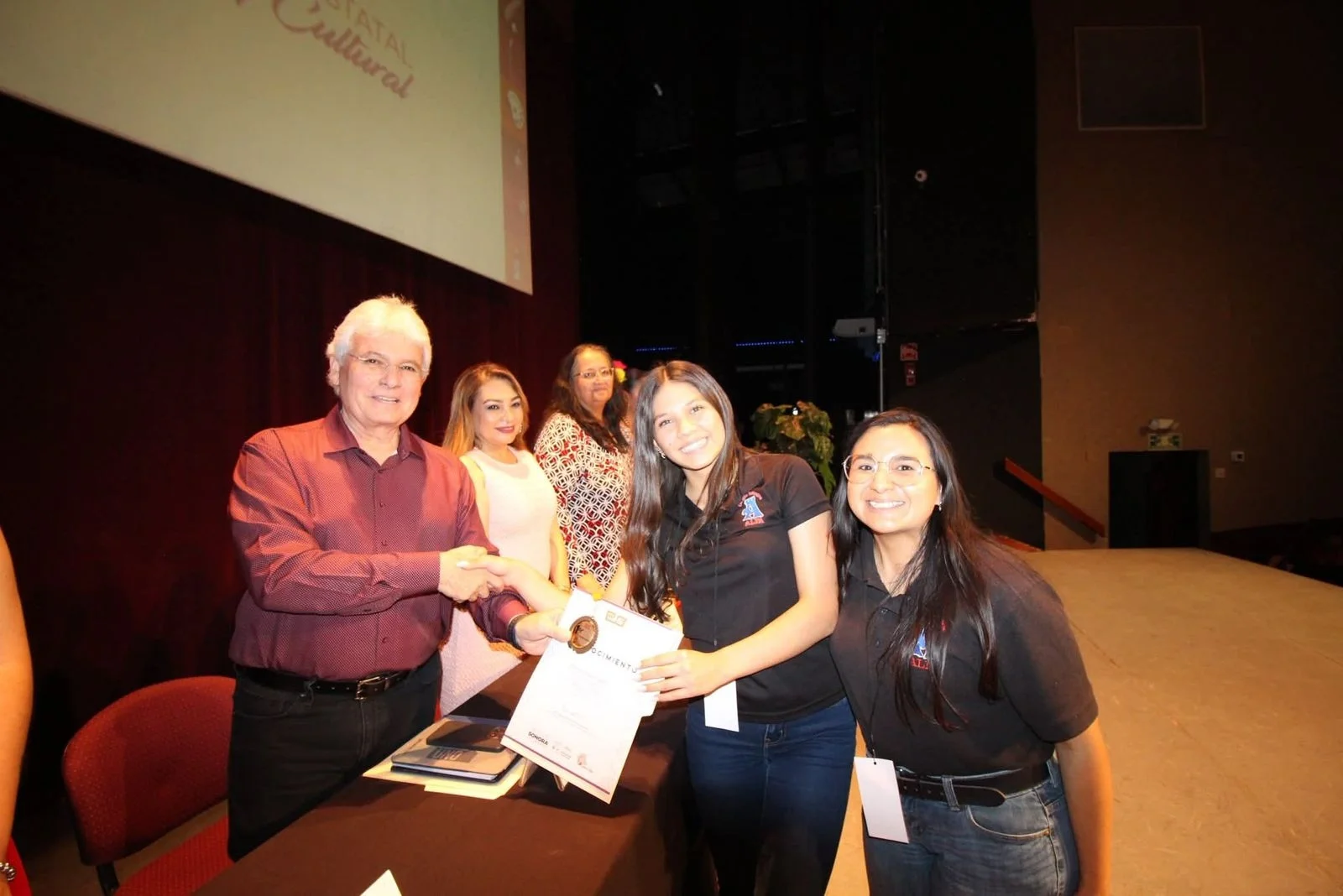 Nogales brilla en Concurso Estatal Académico y Cultural 2026 de Cobach