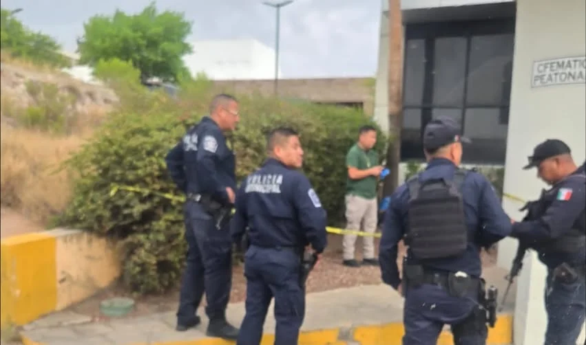 Muere hombre en situación de calle en área comercial de El Greco