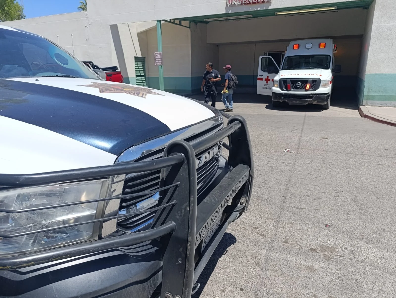 Internan de emergencia a vecino de Villa Sonora tras accidente doméstico