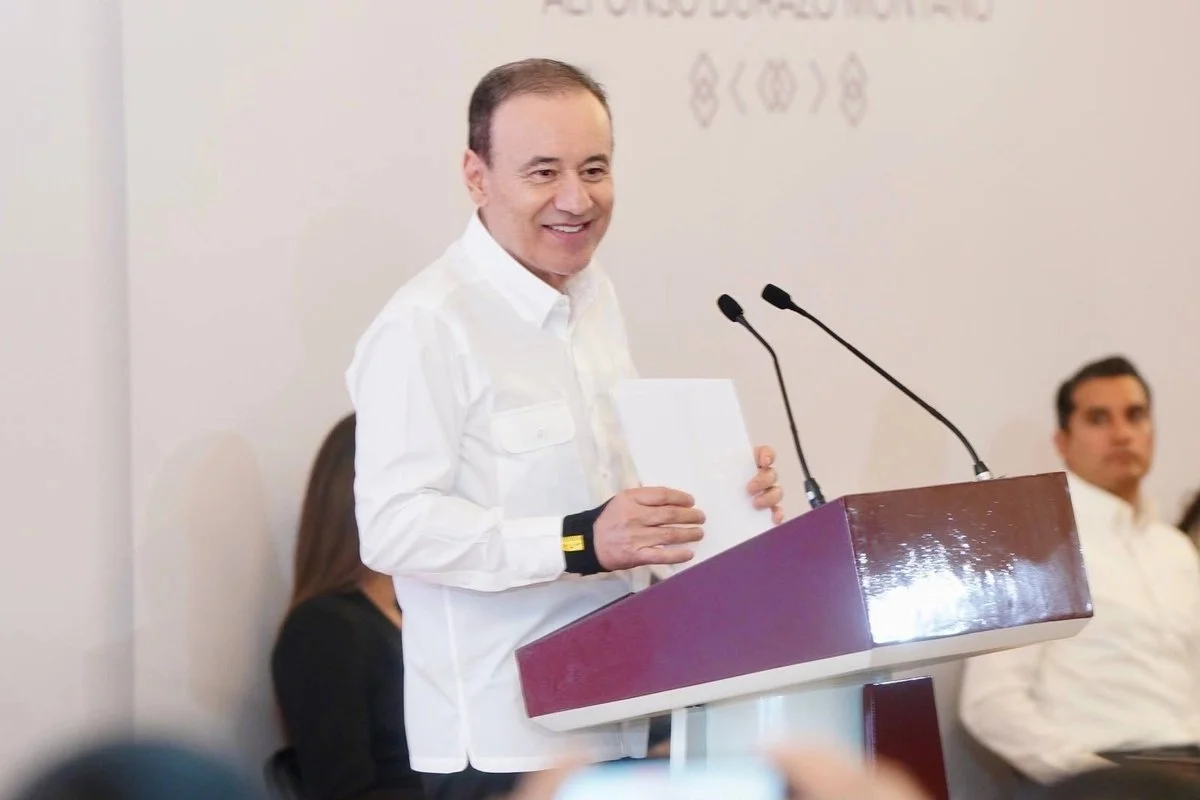 “No mostraré mi visa para responder a una nota sin fuentes”: Durazo