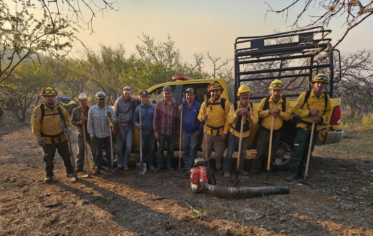 Unen esfuerzos para llevar ayuda a héroes del fuego en Sonora