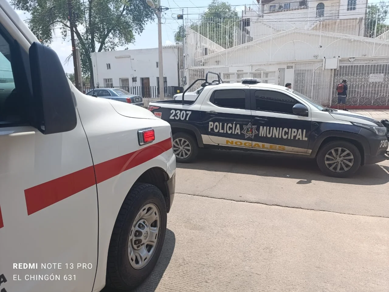 Reportan daños en puerta de hospital; paciente se retiró tras incidente