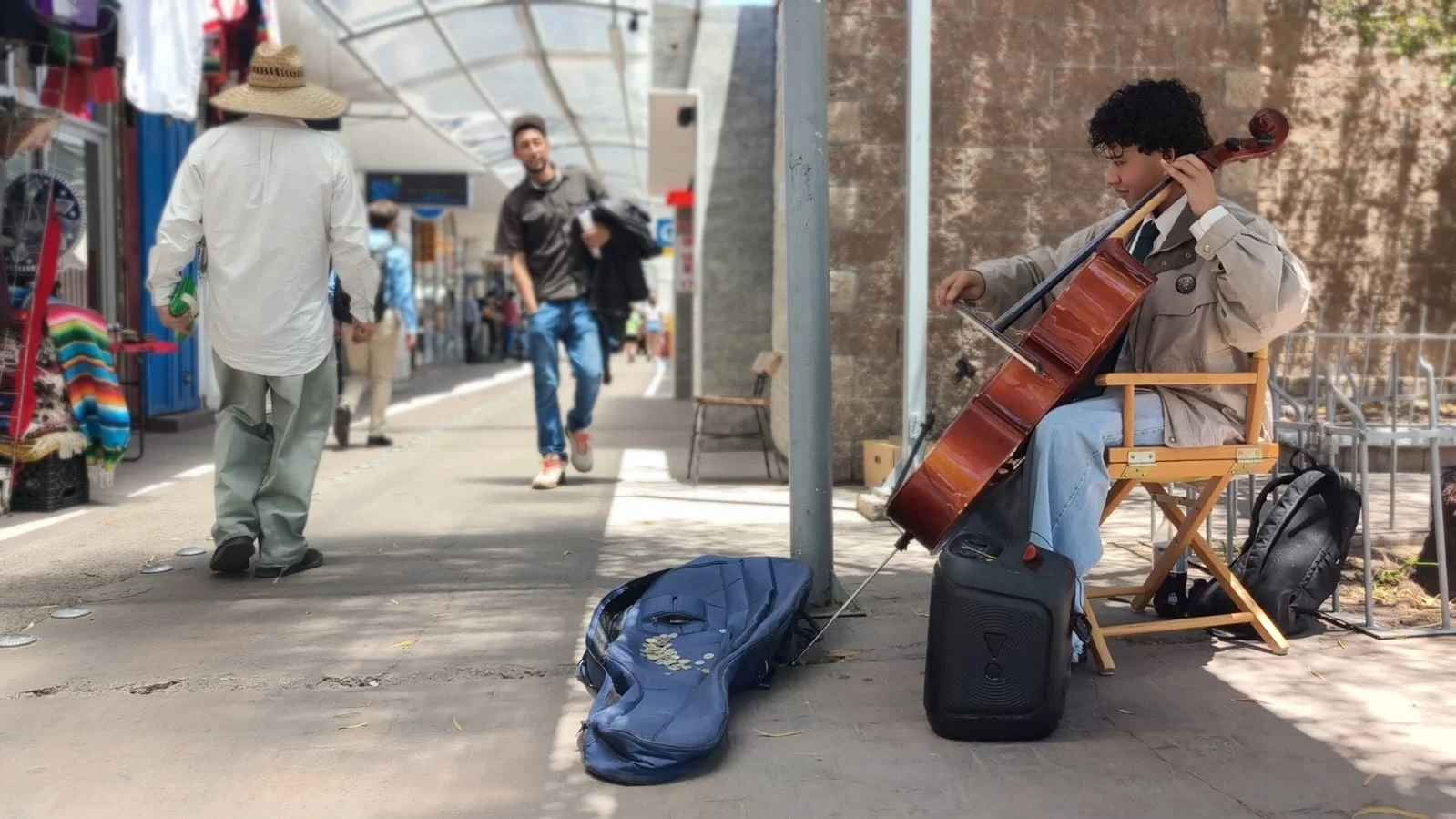 Axel Durán convierte la música en el camino para cumplir su sueño universitario