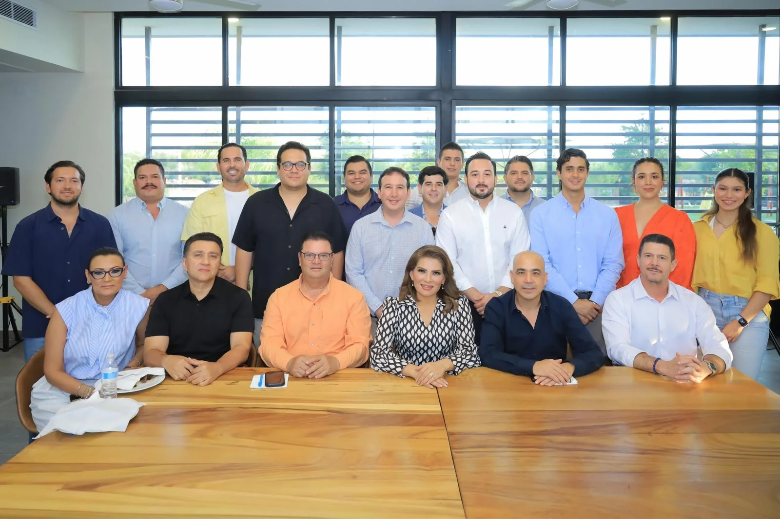 Lorenia Valles llama a jóvenes empresarios a aprovechar el Plan México y el Plan Sonora