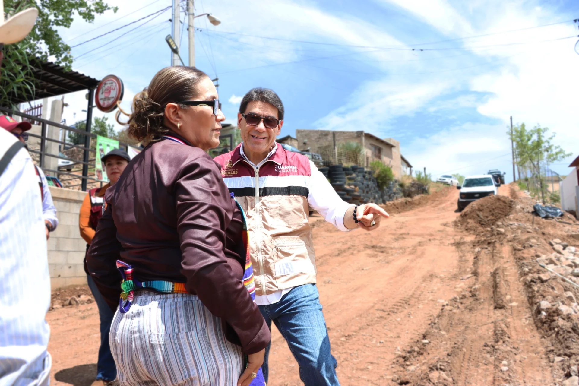 Avanza obra de pavimentación que beneficiará a familias y estudiantes del CECyTE II