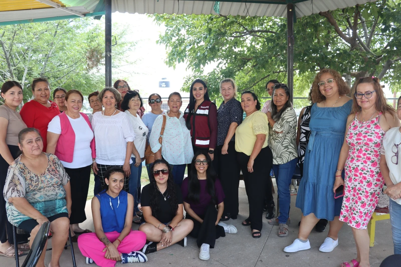 Angélica Burgos impulsa convivencia familiar y apoyo comunitario en colonias de Nogales