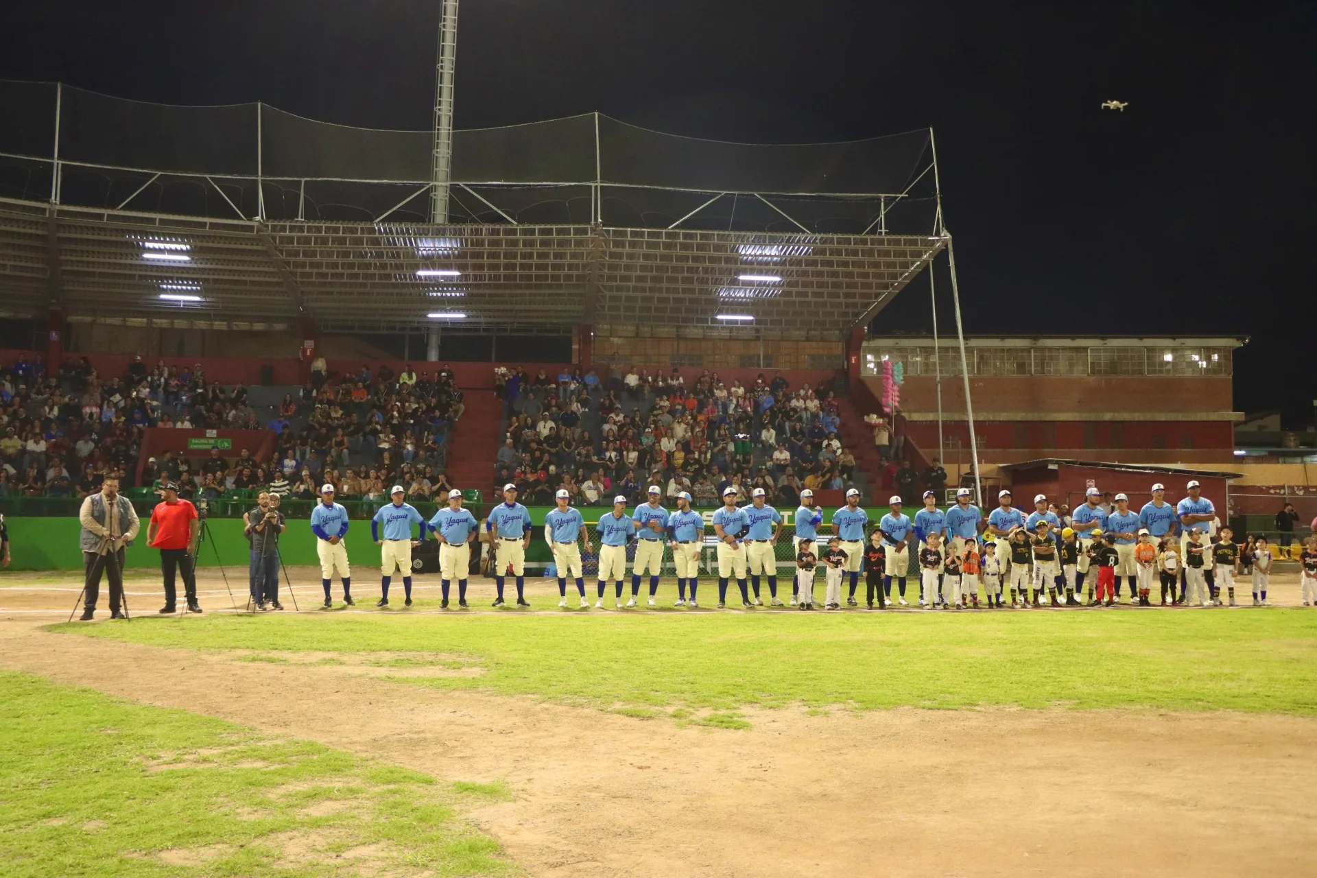 Fiesta Mexicana del Béisbol hace vibrar a Nogales con duelo entre Yaquis y Naranjeros