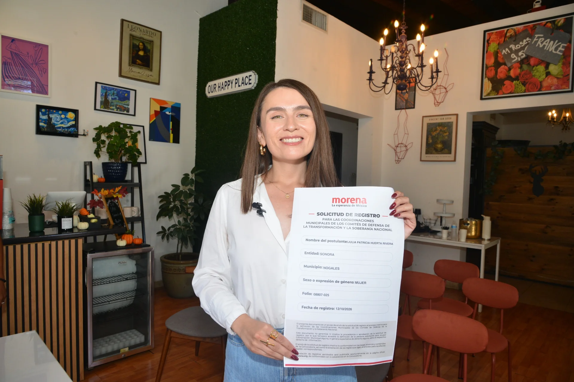 Julia Huerta oficializa su registro para buscar la coordinación municipal de Morena en Nogales